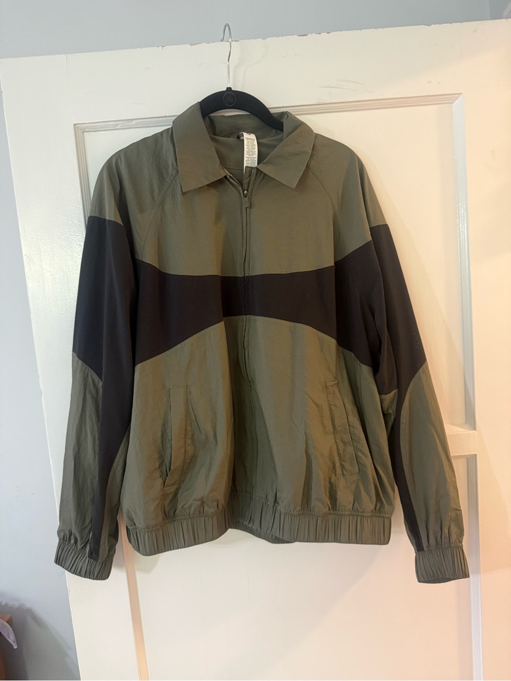 Women’s lululemon Olive Green and Black Zip-Front Jacket